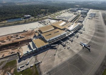 Uma manutenção corretiva em um dos trechos da pista no Aeroporto Internacional Eduardo Gomes, vai suspender os voos. Manutenção corretiva