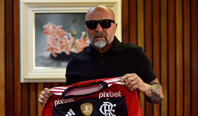 A espera acabou e Jorge Sampaoli já está no Rio de Janeiro, para assinar com o Flamengo. O novo técnico do Mengão desembarcou hoje.