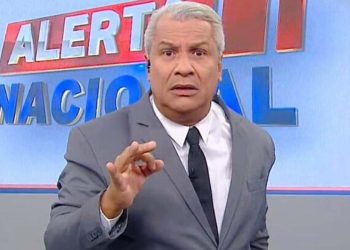 Sikêra Jr. teria sido demitido da RedeTV!. De acordo com o colunista Ricardo Feltrin, do UOL, a emissora informou aos representantes do apresentador que seu contrato não será renovado.