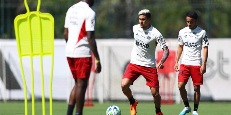 Na manhã deste sábado (22), o Flamengo finalizou a preparação para a partida contra o Internacional