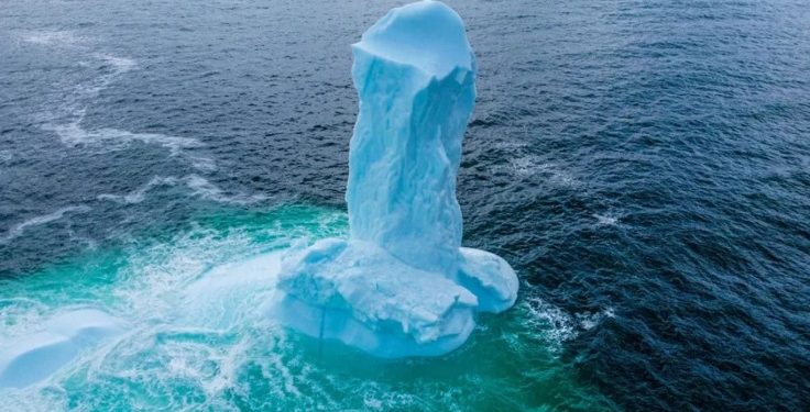 “Pênis” de gelo gigante é fotografado na costa do Canadá