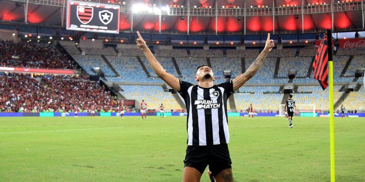Nove anos e nove meses depois, aproximadamente, o Botafogo está de volta à liderança do Campeonato Brasileiro.