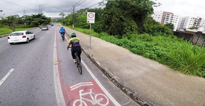 O prefeito de Manaus, David Almeida, o secretário municipal de Infraestrutura (Seminf), Renato Junior, e o vice-presidente de. Prefeitura vai
