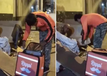 Entregador paga por pedido cancelado e dá comida para idosos que vivem na rua