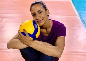 A ex-jogadora da seleção brasileira feminina de vôlei Ana Paula Borgo, de 29 anos, morreu vítima de um câncer de estômago, diagnosticado há cerca de oito meses.