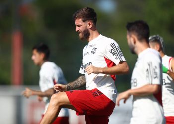 Flamengo realiza último treino antes de viajar para a Argentina