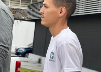 Suspeito de matar homem que havia ‘flertado’ com a mulher dele é preso