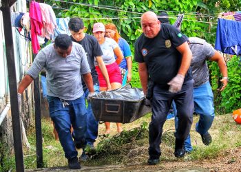 Mototaxista despenca de barranco e passageiro morre na queda
