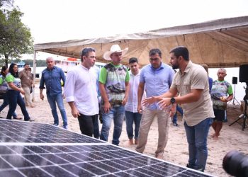 Governo do Estado lança ‘Brilha Amazonas’ e leva energia solar para quem vive do turismo