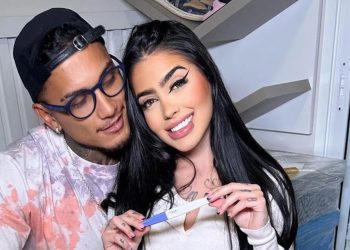 MC Mirella, de 24 anos de idade, confirmou a gravidez de seu primeiro bebê com o cantor e dançarino Dynho Alves, de 27 anos.