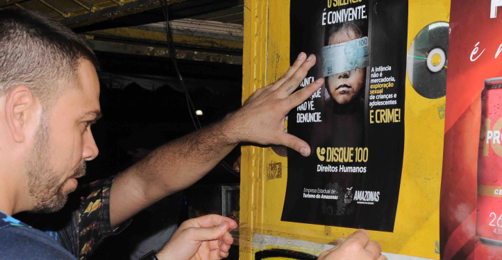 Durante uma fiscalização em bares, hotéis e pousadas na zona Sul de Manaus, um estabelecimento que vendia bebidas. Fiscalização fecha