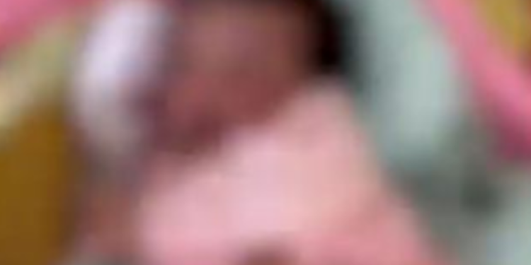 CRUELDADE – Bebê é abandonada em rua de Manaus