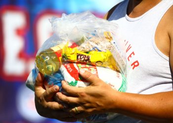 Cesta básica fica mais cara em 17 capitais