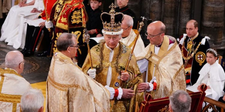Rei Charles III é coroado neste sábado, em Londres