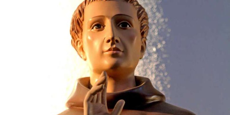 Simpatia de Santo Antônio para fazer o amor durar