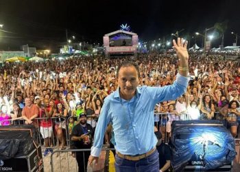 Leonardo Santana, atual gestor das redes sociais de Manoel Gomes, músico que viralizou em 2019 com o hit “Caneta Azul”, está. Empresário do