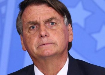 Uma advogada transferiu R$ 3,5 mil por engano para o ex-presidente Jair Bolsonaro (PL). Ela informou o ocorrido em um. Advogada transfere