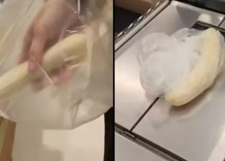 Para economizar dinheiro, homem descasca bananas antes de pesá-las