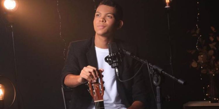 O ex-cantor gospel Jessé Aguiar, de 21 anos de idade, usou seu Instagram para revelar aos seus mais de 963 mil seguidores que é gay.