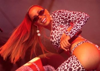 A cantora Anitta comentou sobre sua vida pessoal e sua carreira em entrevista à revista Harper’s BAZAAR americana. Em certo. Anitta revela