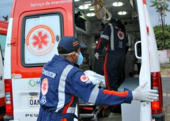 A pequena Ana Beatriz Menezes dos Santos, 7, morreu na madrugada desta quarta-feira (21), vítima de atropelamento, após passar. Morre menina