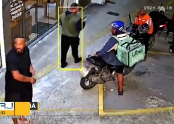 O entregador Leonardo Muniz Soares, disse ter sido “caçado” e ameaçado com uma arma na cabeça por um cliente depois que se. Entregador é