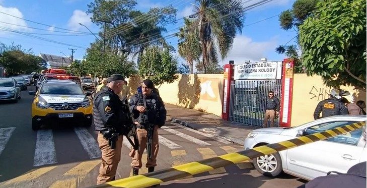 Uma estudante de 16 anos foi morta a tiros e outro colega de 10 anos baleado na cabeça após um ataque no Colégio Estadual. Escola é