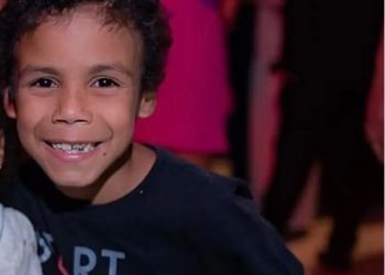 Uma criança de 7 anos morreu na madrugada dessa sexta-feira (23), depois de ter sido espancada por ter pegado comida na. Criança de