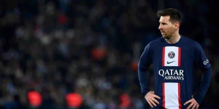 Se despedindo do PSG neste sábado (3), na partida contra o Clermont, Lionel Messi foi vaiado pelos torcedores.