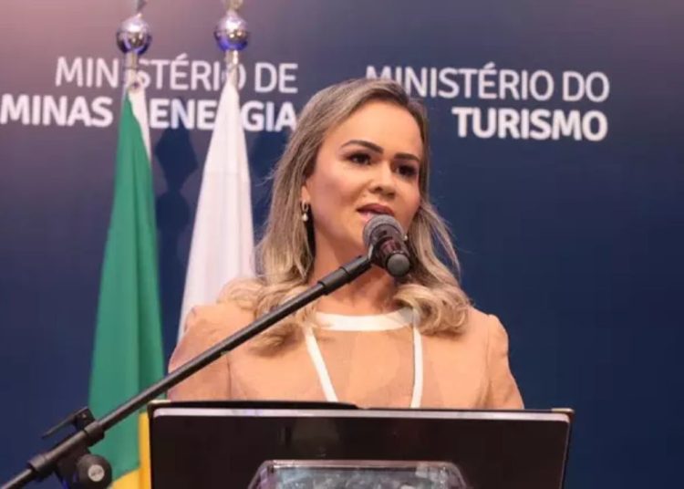 Bancada do União Brasil espera que Lula troque ministra do Turismo até semana que vem