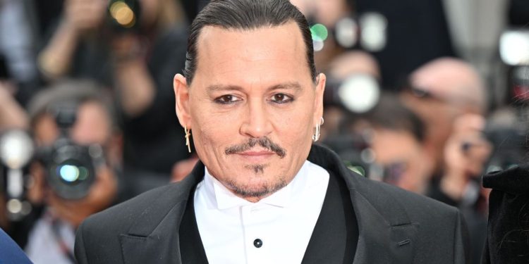 Johnny Depp vai doar dinheiro da indenização de Amber Heard à ONG da Amazônia