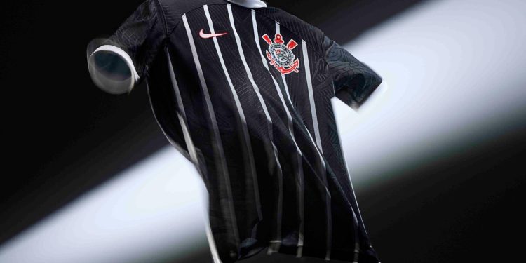 Dois meses após lançamento, Corinthians marca data para estrear segundo uniforme