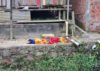 Wendell Souza dos Santos, 21, foi morto com um tiro na cabeça, na manhã desta sexta-feira (16), no rip rap da rua Beira Rio, bairro. Jovem é