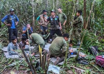 Crianças que sobreviveram a queda de avião são resgatadas após 39 dias na floresta