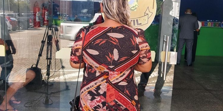 A mãe de uma adolescente de 17 anos, procurou a Delegacia Especializada em Proteção à Criança e ao Adolescente (DEPCA) para. Mãe denuncia