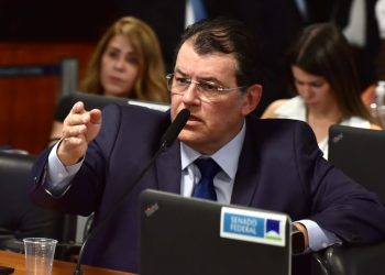 Eduardo Braga comanda aprovação, por unanimidade, de MP que recria o Minha Casa Minha Vida