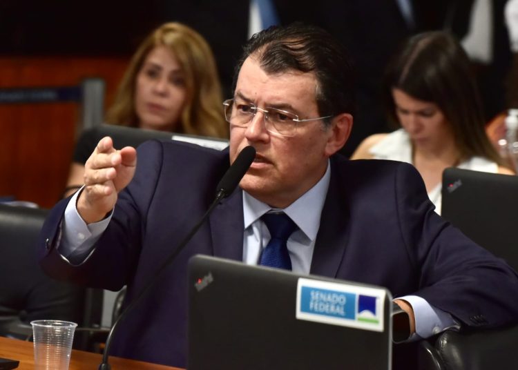 Eduardo Braga comanda aprovação, por unanimidade, de MP que recria o Minha Casa Minha Vida