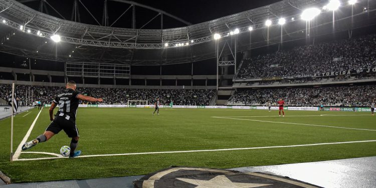 Brasileirão: Botafogo recebe Fortaleza para se distanciar na liderança