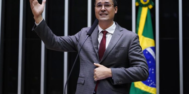 Câmara declara a perda de mandato de Deltan Dallagnol, condenado pelo TSE