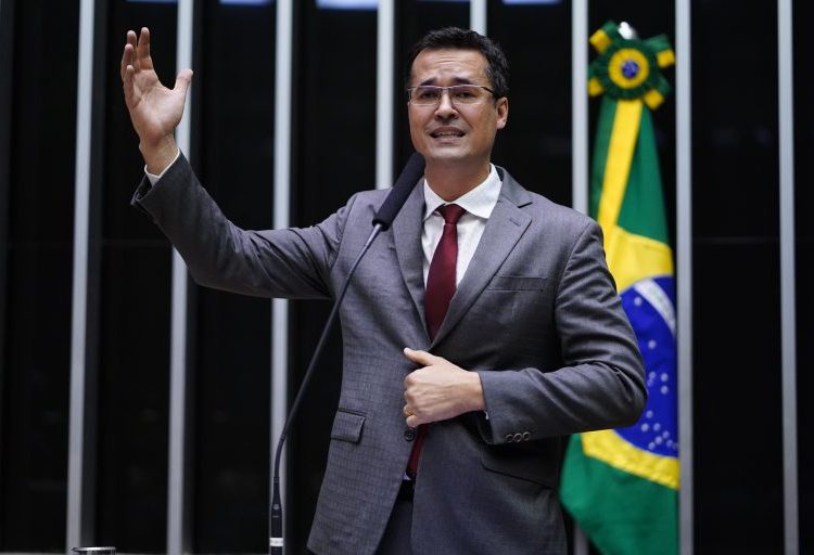 Câmara declara a perda de mandato de Deltan Dallagnol, condenado pelo TSE