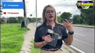 Carreta desgovernada desce ladeira e atinge poste em condomínio