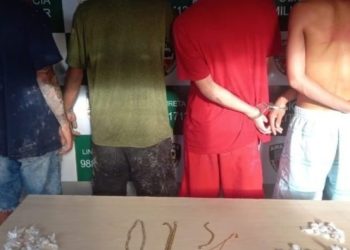 Os irmãos Caio Queiroz Viana, 19, e Carlos Queiroz Viana, 21, foram presos e dois adolescentes de 16 e 17 anos foram apreendidos. Irmãos são