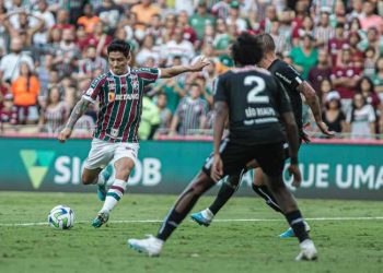 Fluminense vence RB Bragantino e fica na zona da Libertadores