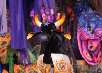 Com o tema "Ancestralidade: a semente das nossas lutas", como parte inicial do projeto "O Brado do Povo Guerreiro". Caprichoso encerra