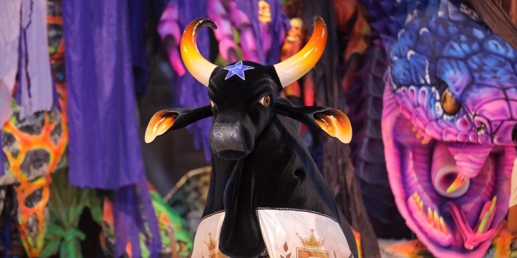 Com o tema "Ancestralidade: a semente das nossas lutas", como parte inicial do projeto "O Brado do Povo Guerreiro". Caprichoso encerra