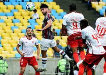 Fluminense, com 1º tempo impecável, bate Internacional no Maracanã