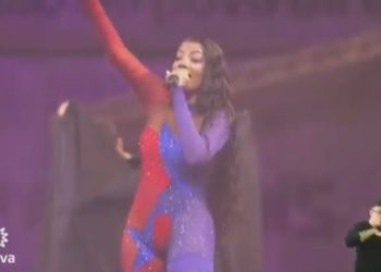 Ludmilla viraliza ao cantar proibidão em Parintins: "chupaaa xox*ta"