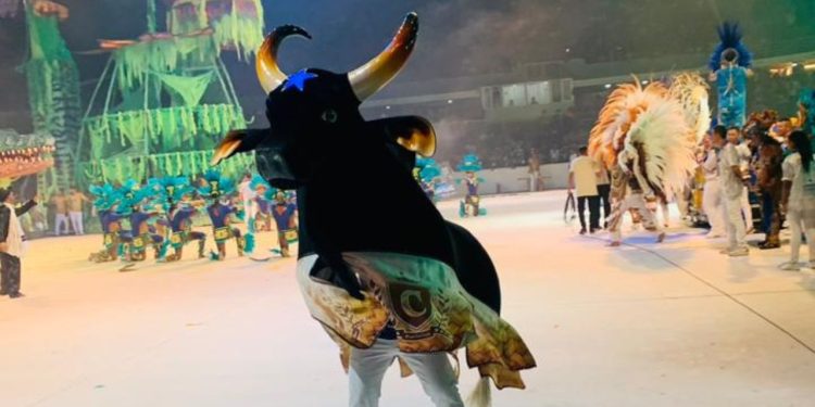 A segunda noite do Festival de Parintins, o Caprichoso apresenta o espetáculo “Resistência: a força da nossa existência”