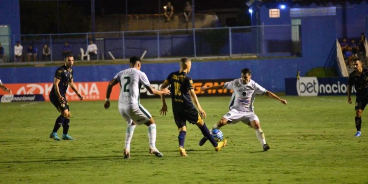 Manaus perde para Aparecidense por 1 a 0