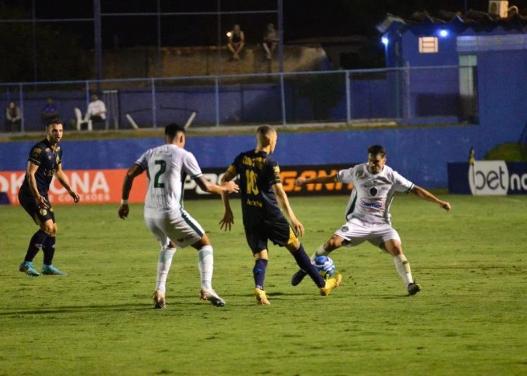 Manaus perde para Aparecidense por 1 a 0